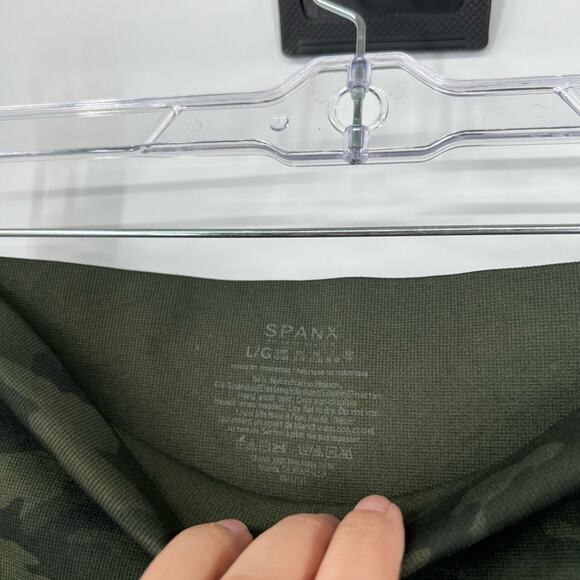 Spanx Look at Me Now High-Waisted Seamless Leggings in Green Camo - Picture 5 of 7